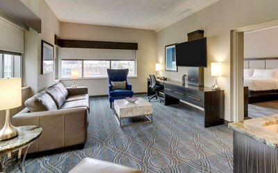 DoubleTree by Hilton St. Louis Forest Park
