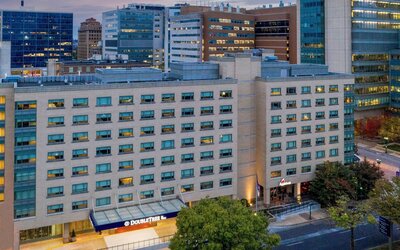 DoubleTree by Hilton St. Louis Forest Park