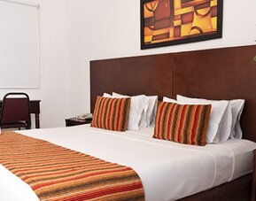 Tama Hotel Granada Real