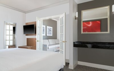 Courtyard by Marriott St. Louis Downtown/Convention Center