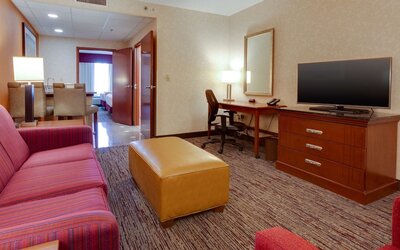 Drury Inn & Suites St. Louis Forest Park