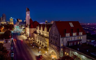 St. Louis Union Station Hotel, Curio Collection by Hilton