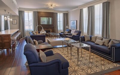 St. Louis Union Station Hotel, Curio Collection by Hilton