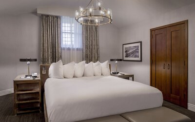 St. Louis Union Station Hotel, Curio Collection by Hilton