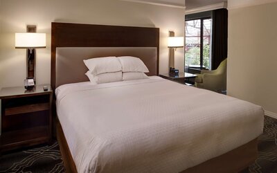 St. Louis Union Station Hotel, Curio Collection by Hilton