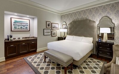 St. Louis Union Station Hotel, Curio Collection by Hilton