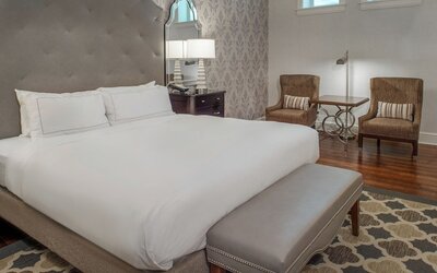 St. Louis Union Station Hotel, Curio Collection by Hilton