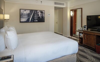 St. Louis Union Station Hotel, Curio Collection by Hilton