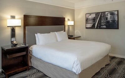 St. Louis Union Station Hotel, Curio Collection by Hilton