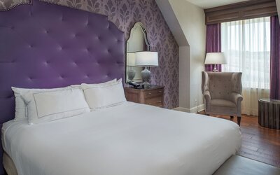 St. Louis Union Station Hotel, Curio Collection by Hilton
