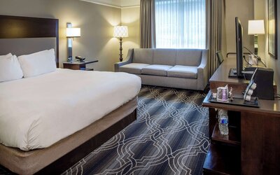 St. Louis Union Station Hotel, Curio Collection by Hilton