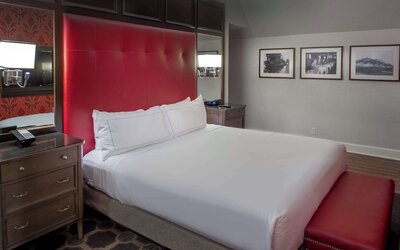 St. Louis Union Station Hotel, Curio Collection by Hilton