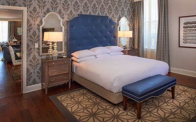 St. Louis Union Station Hotel, Curio Collection by Hilton