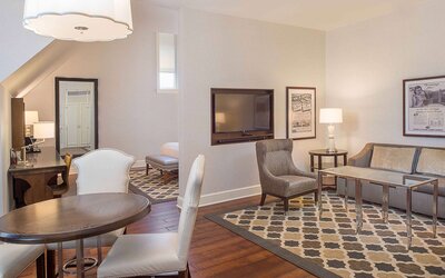 St. Louis Union Station Hotel, Curio Collection by Hilton