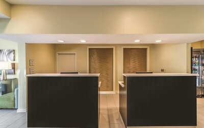 La Quinta Inn & Suites by Wyndham Collinsville - St. Louis