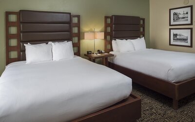 DoubleTree by Hilton Collinsville - St. Louis