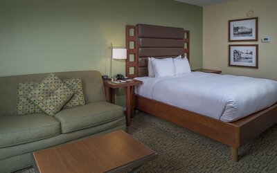DoubleTree by Hilton Collinsville - St. Louis