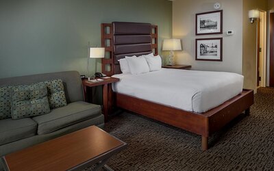 DoubleTree by Hilton Collinsville - St. Louis