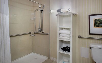 DoubleTree by Hilton Collinsville - St. Louis