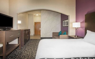 La Quinta Inn & Suites by Wyndham Pontoon Beach