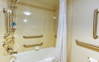 Drury Inn & Suites St. Louis Collinsville