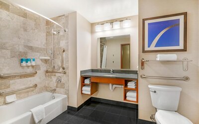 Drury Plaza Hotel St. Louis Brentwood