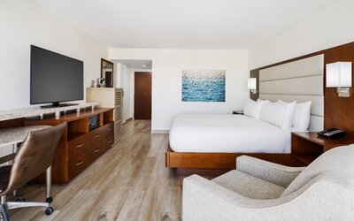 DoubleTree Beach Resort by Hilton Tampa Bay - North Redingto