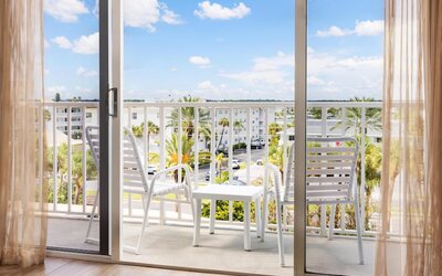 DoubleTree Beach Resort by Hilton Tampa Bay - North Redingto
