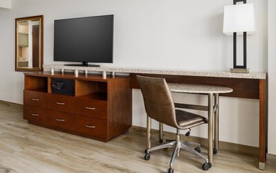DoubleTree Beach Resort by Hilton Tampa Bay - North Redingto