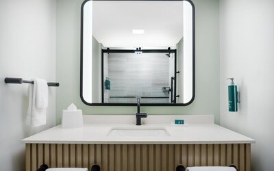DoubleTree Beach Resort by Hilton Tampa Bay - North Redingto