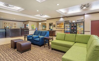 Comfort Inn & Suites Northeast - Gateway