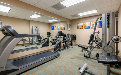Comfort Inn & Suites Northeast - Gateway