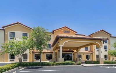Comfort Inn & Suites Northeast - Gateway