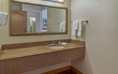 La Quinta Inn & Suites by Wyndham Tampa Brandon West