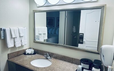 La Quinta Inn & Suites by Wyndham Tampa Brandon West