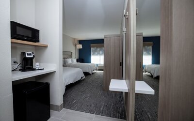 Holiday Inn Express & Suites Tampa Stadium – Airport Area by IHG