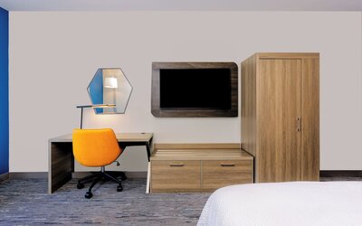 Holiday Inn Express & Suites Tampa Stadium – Airport Area by IHG