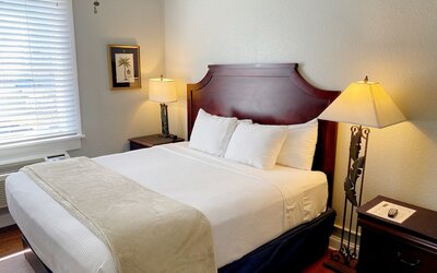 Crystal Bay Historic Hotel