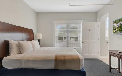 Crystal Bay Historic Hotel