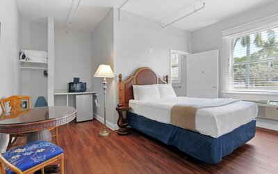 Crystal Bay Historic Hotel