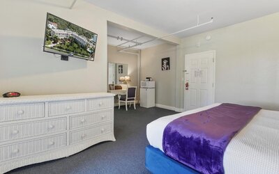 Crystal Bay Historic Hotel