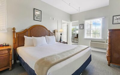 Crystal Bay Historic Hotel