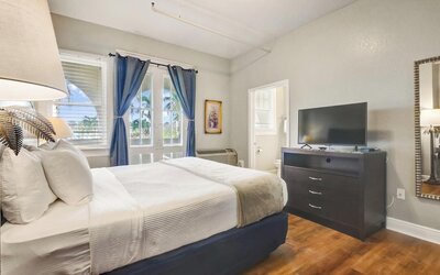 Crystal Bay Historic Hotel