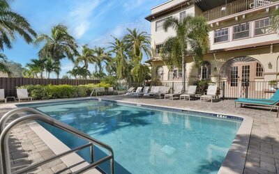 Crystal Bay Historic Hotel
