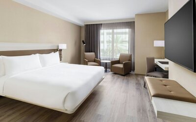 AC Hotel St. Petersburg Downtown