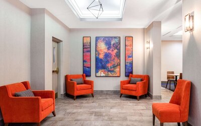 La Quinta Inn & Suites by Wyndham St. Petersburg Northeast