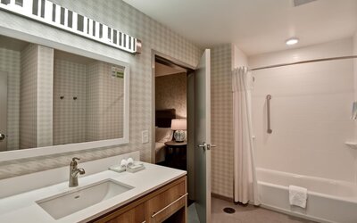 Home2 Suites by Hilton Tampa USF Near Busch Gardens