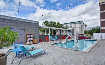 Home2 Suites by Hilton Tampa USF Near Busch Gardens