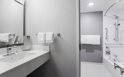 Courtyard by Marriott Tampa Brandon