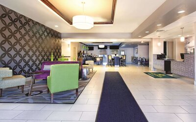 La Quinta Inn & Suites by Wyndham Tampa Bay Area-Tampa South